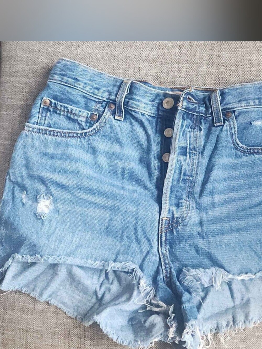 Levis Ribcage Shorts
